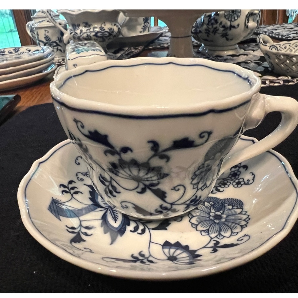#1: Vintage 6 Blue Danube China Cups & Saucers six sets. Pristine condition.